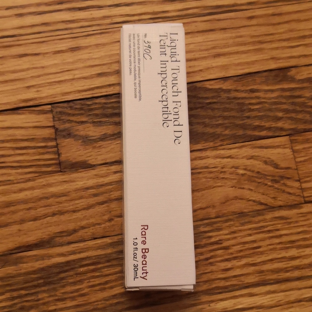 RARE BEAUTY By Selena Gomez Liquid Touch Weightless Foundation - 390C
